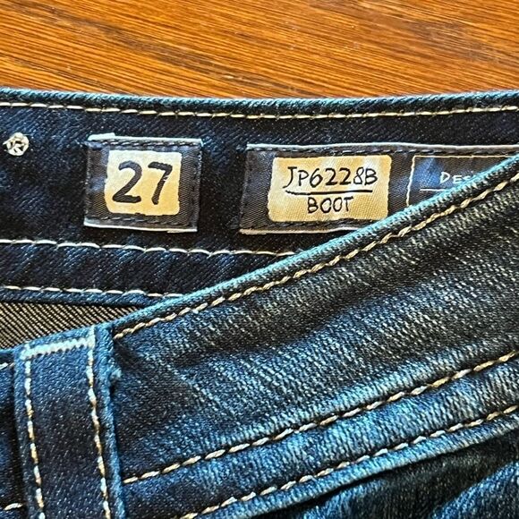 Miss me (NWOT) size 27 low-rise rhinestone embellished & rhinestone button - Picture 8 of 10